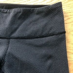Lululemon size 4 patterned leggings